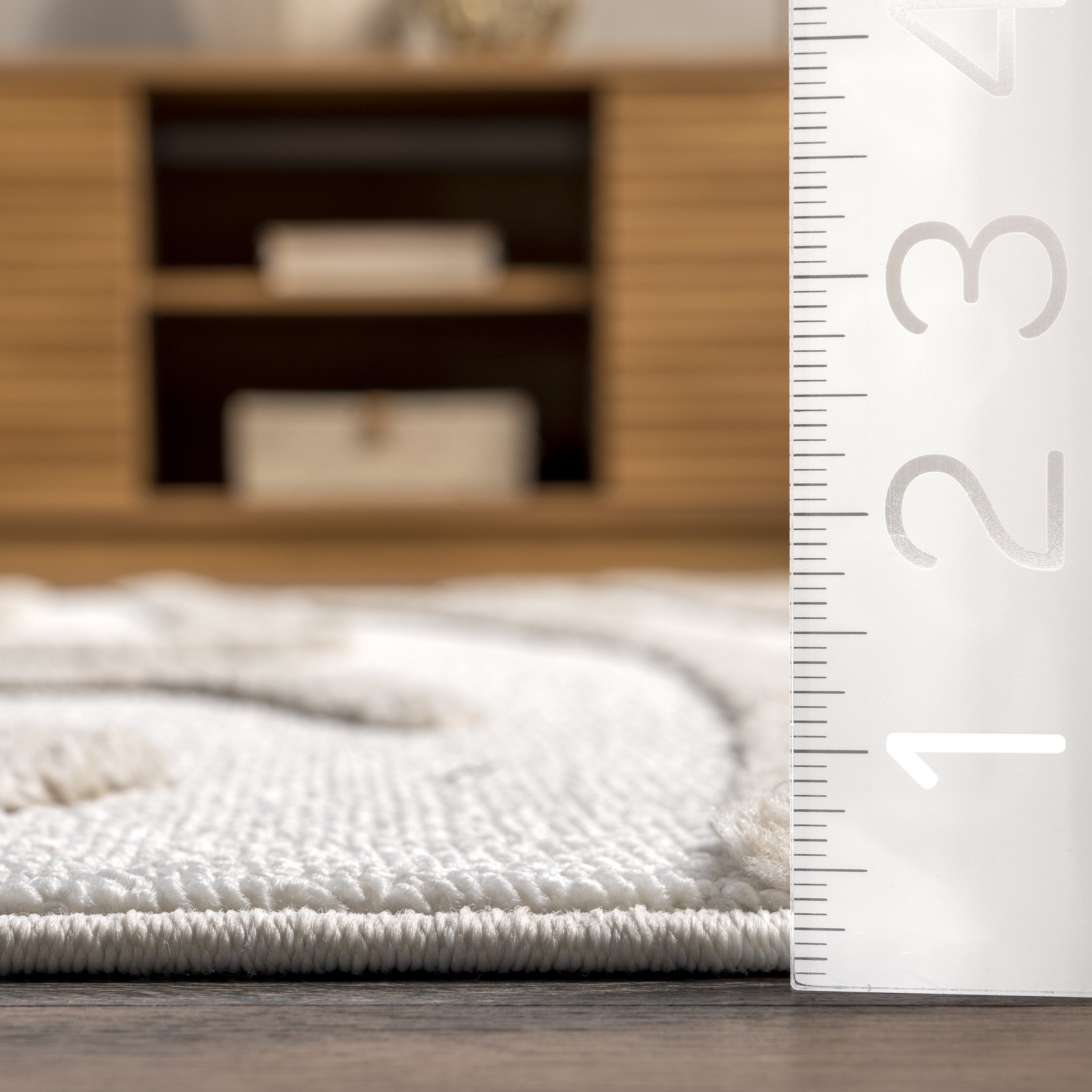 nuLOOM Tenisha High/Low Abstract Tassel Area Rug, 4' x 6', Ivory