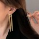 thumbnail image 4 of par de pendientes colgantes para mujer con incrustaciones de diamantes de imitación brillantes, pendientes de borlas de cristal sintético para fiestas, banquetes, orejas----G--Código de producto 81306, 4 of 4