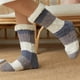 thumbnail image 3 of Beige Calcetines de invierno trenzados con forro de felpa para mujer, calcetines con forro de felpa, rayas de colores en contraste, suaves, esponjosos, cálidos, antideslizantes, me, 3 of 4