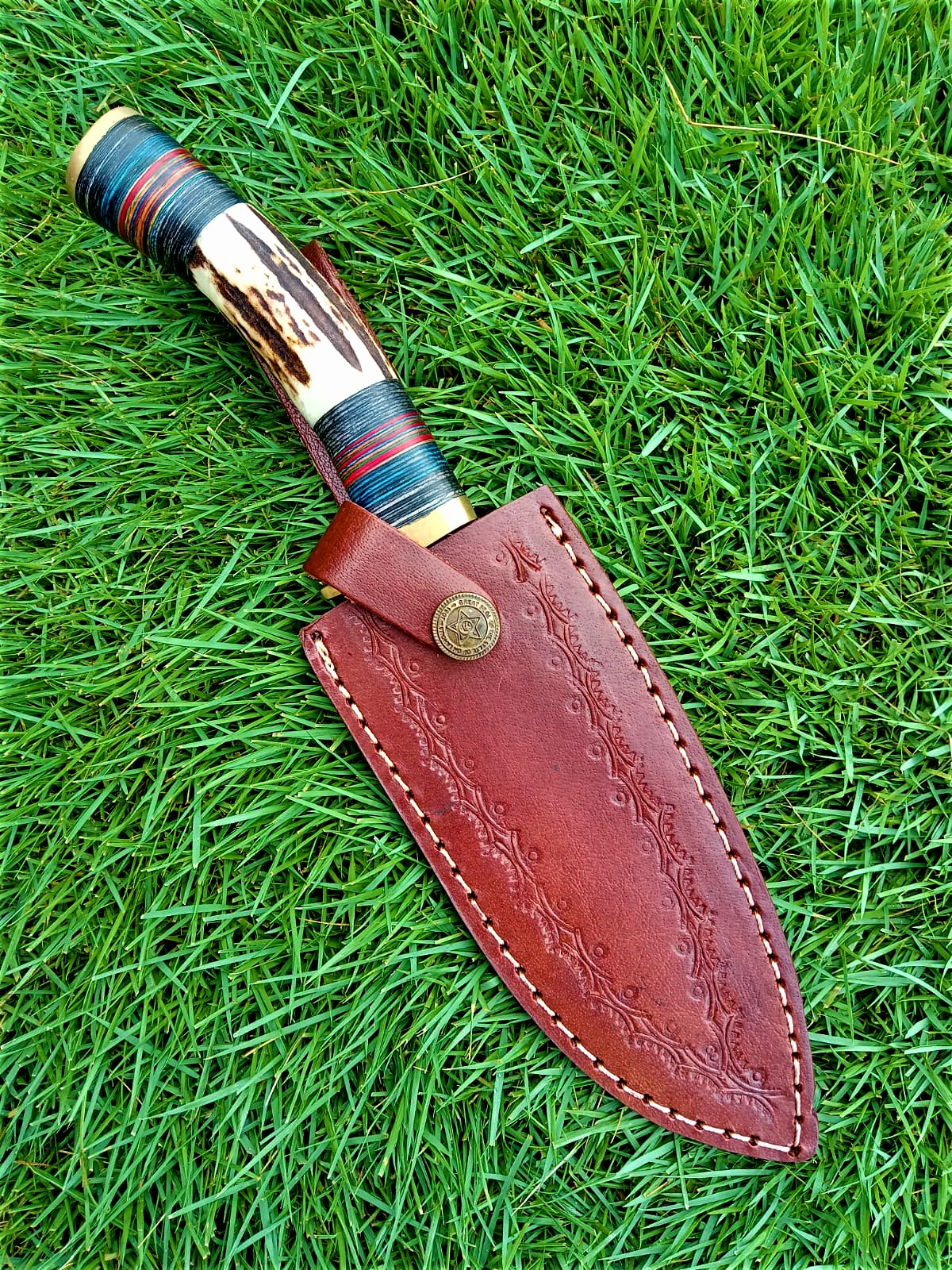 Custom Handmade Damascus Steel Fixed blade knife Original Stag Antler handle Brass Guard