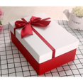 thumbnail image 5 of Caja de regalo, 22 x 15,5 x 9,5 cm, caja roja con tapa color crema y lazo decorativo de satén, 5 of 5