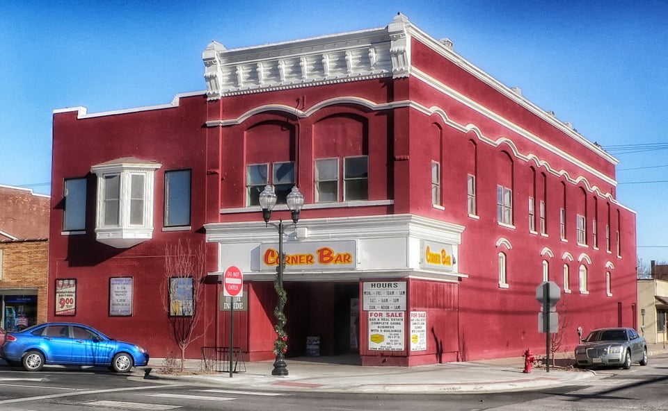 Town Architecture Fremont Nebraska Bar Building12 Inch BY 18 Inch