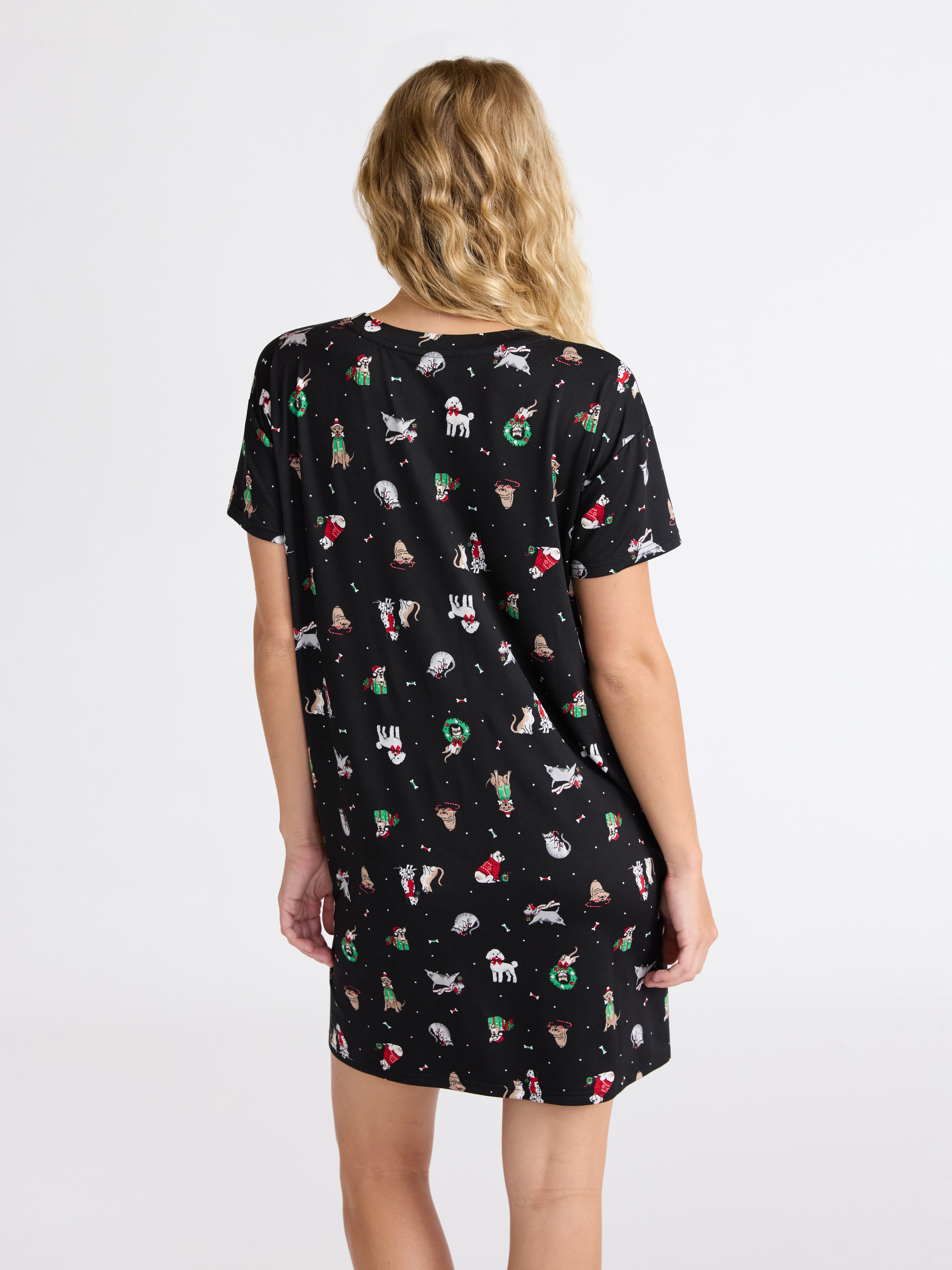 Joyspun Women's Dreamy Soft Collection Sleepshirt with Short Sleeves, Sizes S/M-2X/3X