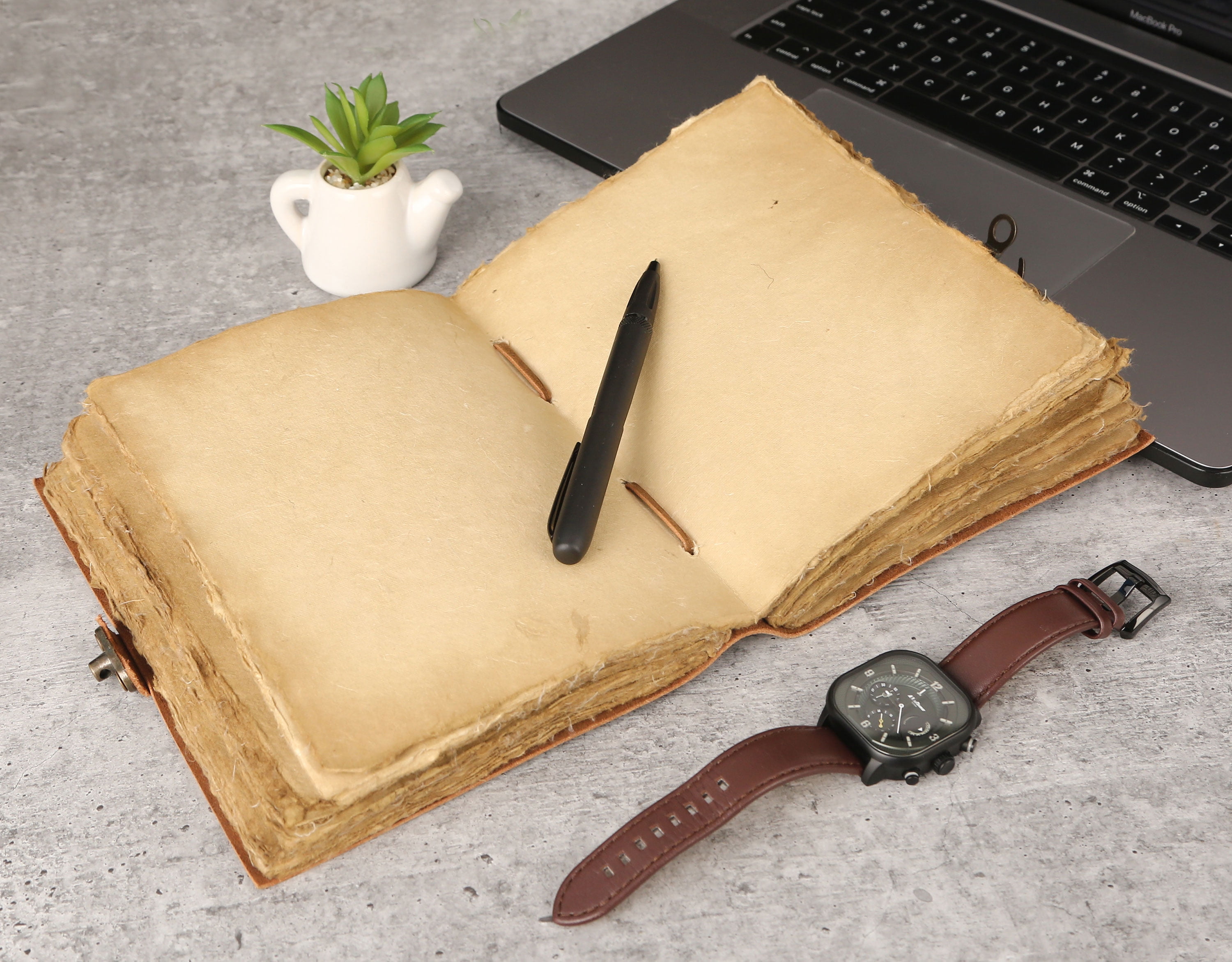 Vintage Leather Journal Handmade Buffalo Non-Refillable Deckle Edge Paper – Leather Bound Journal for Women Men C-Lock Closure Ideal for Writing & Travel for Artists