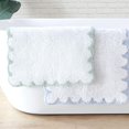 thumbnail image 3 of Peri Home Alfombra De Baño Festoneada, Suave Y Absorbente, 100 % Algodón, 20.0 X 30.0 In, Color Blanco Con Festoneado De Salvia, 3 of 5