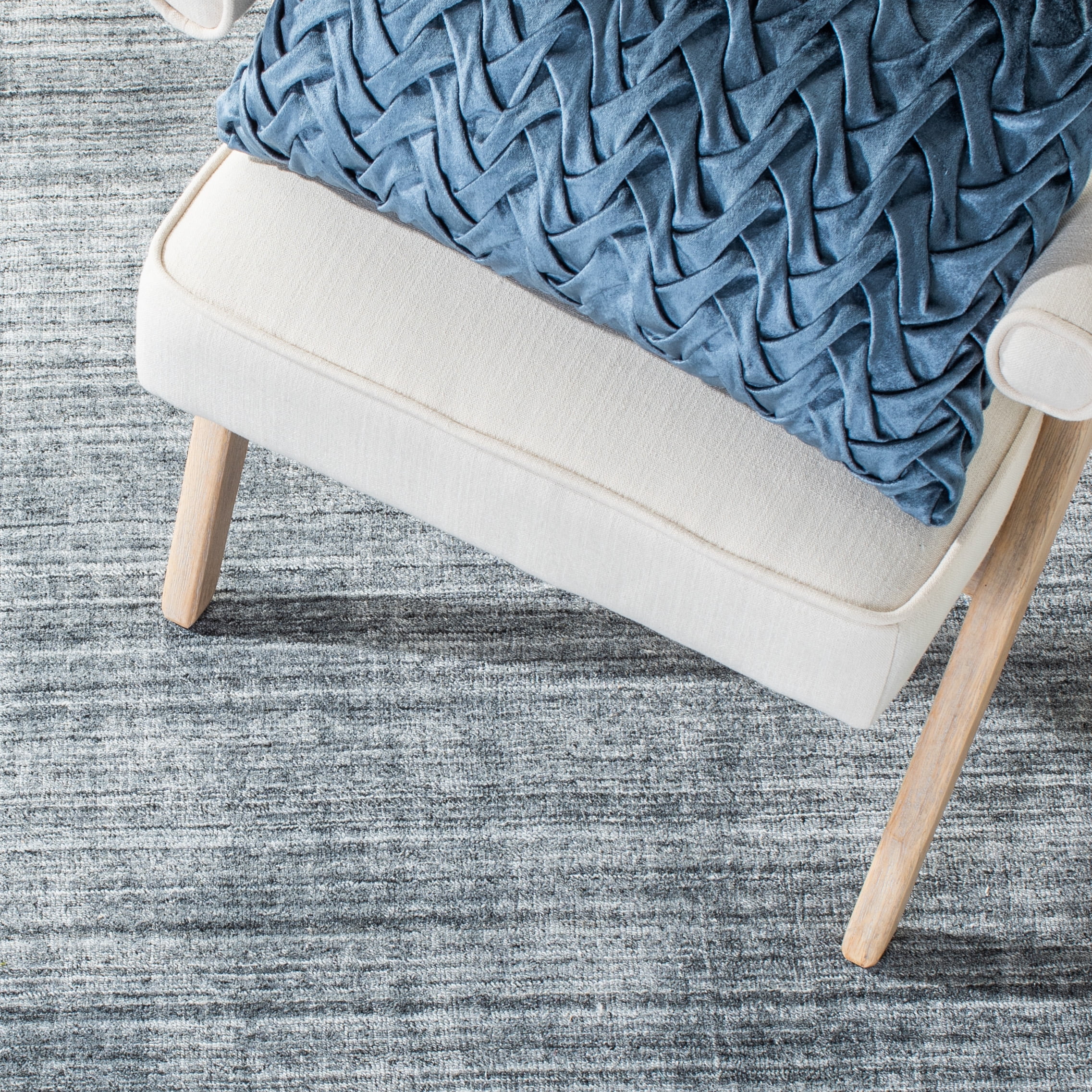 SAFAVIEH Mirage Edith Distressed Area Rug, Gray, 3' x 5'