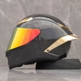 thumbnail image 4 of Casco de motocicleta con patrón de fibra de carbono, personalidad, para hombres y mujeres, cobertura total, carreras de motocicletas, ala trasera grande, capacidad 3C, 4 of 5
