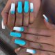 thumbnail image 1 of Uñas postizas largas de acrílico con forma de ataúd, color azul degradado con purpurina, 24 unidades., 1 of 5