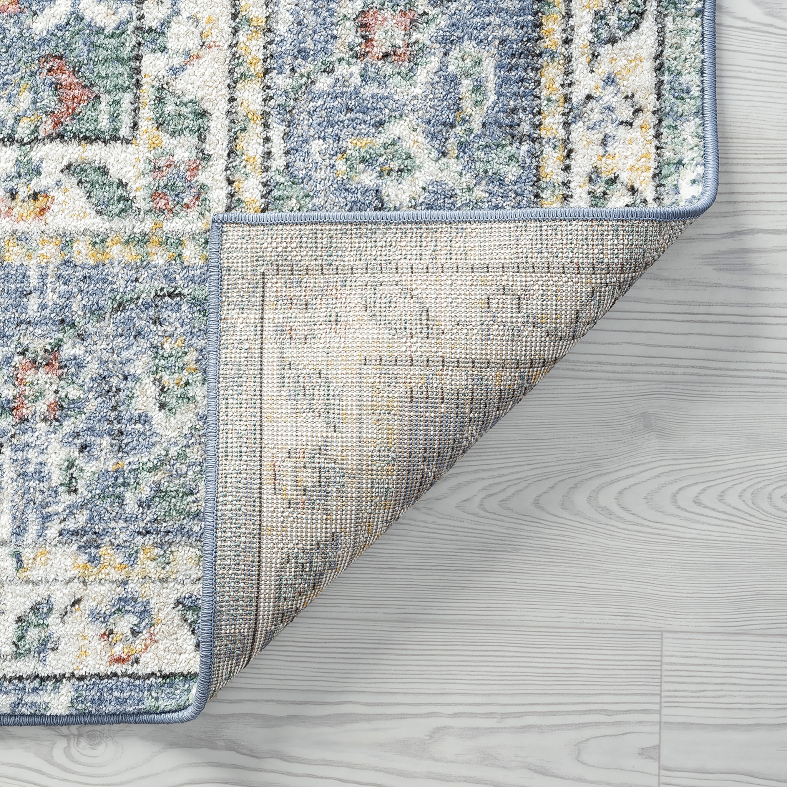Addison Traditional 5' x 7' Cream and Blue Polypropylene Indoor Area Rug