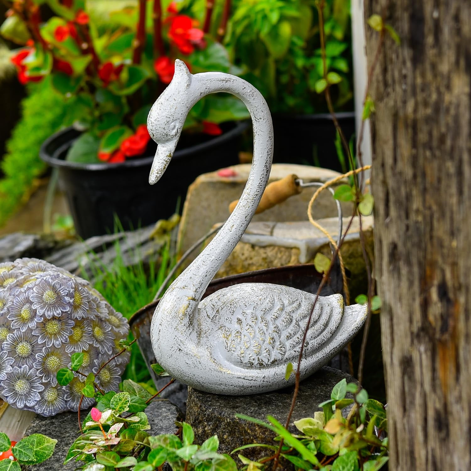 Sungmor Cast Iron Swan Garden Statue, White Elegant Swan Sculpture Outdoor Animal Figurine, Yard Patio Lawn Deck Ornament, Home Decoration Piece
