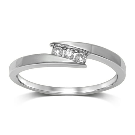 - 14K White Gold 1/10 CT TW Diamond Three Stone Ring
