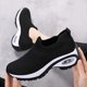 thumbnail image 2 of Los zapatos corrientes elásticos amortiguadores del amortiguador de aire de las mujeres ocasionales que vuelan los zapatos respirables tejidos de los deportes, 2 of 4