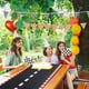 thumbnail image 4 of Juego de banderas a cuadros para pista de carreras, suministros para fiesta de cumpleaños, bandera de mano, coche de carreras, 1 Juego, 4 of 6