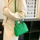 thumbnail image 5 of El bolso de hombro portátil con rombos de color sólido es adecuado para viajes diarios y para fiestas., 5 of 5