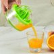 thumbnail image 2 of Exprimidor de limón - Exprimidor de cítricos, sin BPA, prensa manual antideslizante con taza medidora - Exprimidores manuales fáciles de usar y limpiar para jugo de naranja o lima fresco - Gadgets de cocina Sincero Electrónica, 2 of 5