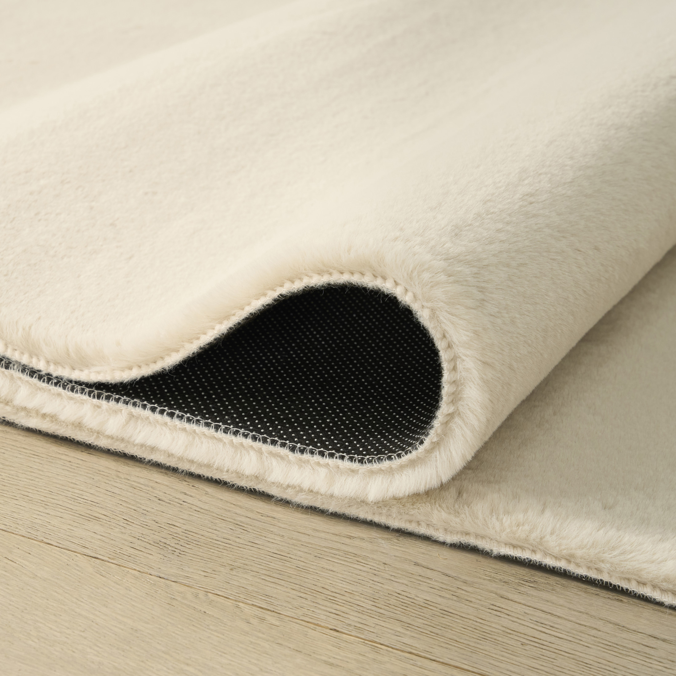 Nourison Soft Plush Rabbit Fur 4' x 6' Beige Contemporary Indoor Rug