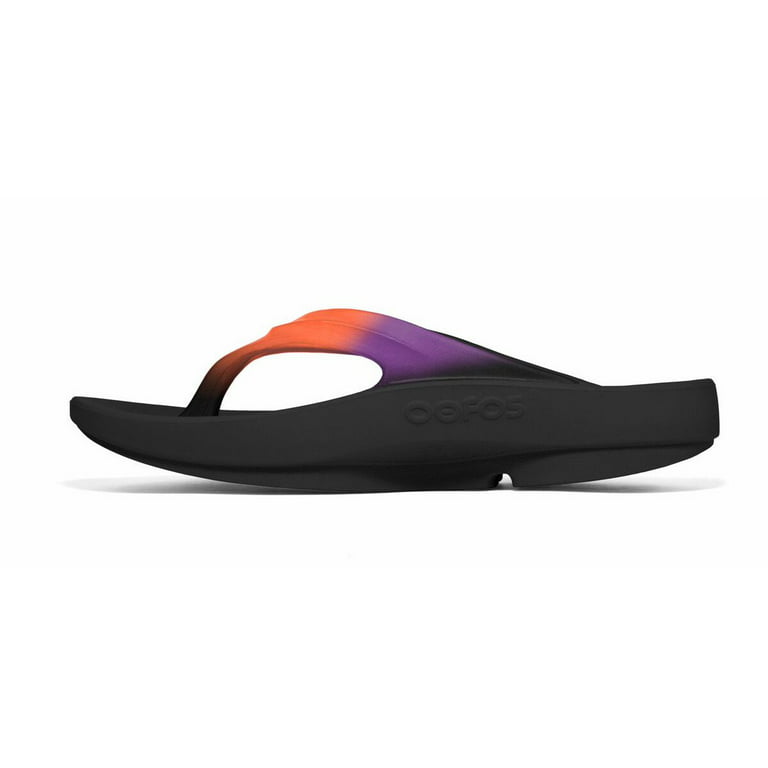 The Oofos Oolala Sandals Are Great for Foot Pain