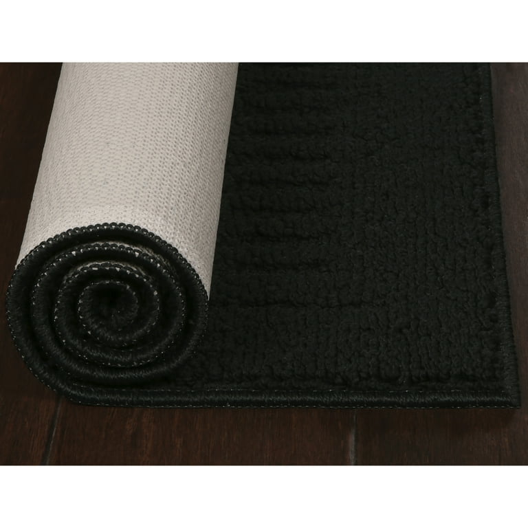 Mainstays Diamond Polyester Indoor Scatter Rug, Black and White, 30” x 45”  