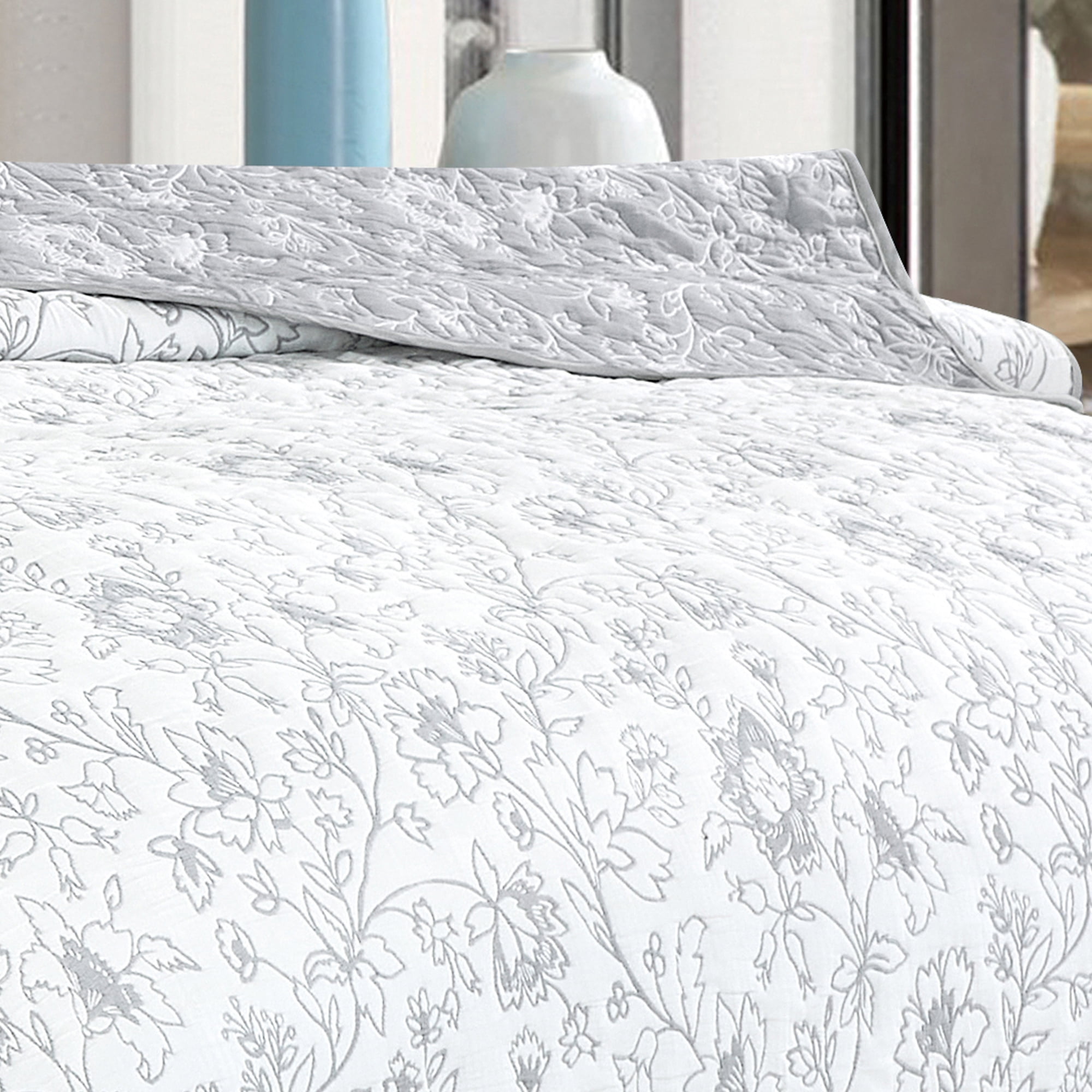 Gray & White Subtle Floral Pattern 3-Piece Reversible Cotton Matelasse Bedspread Set,King