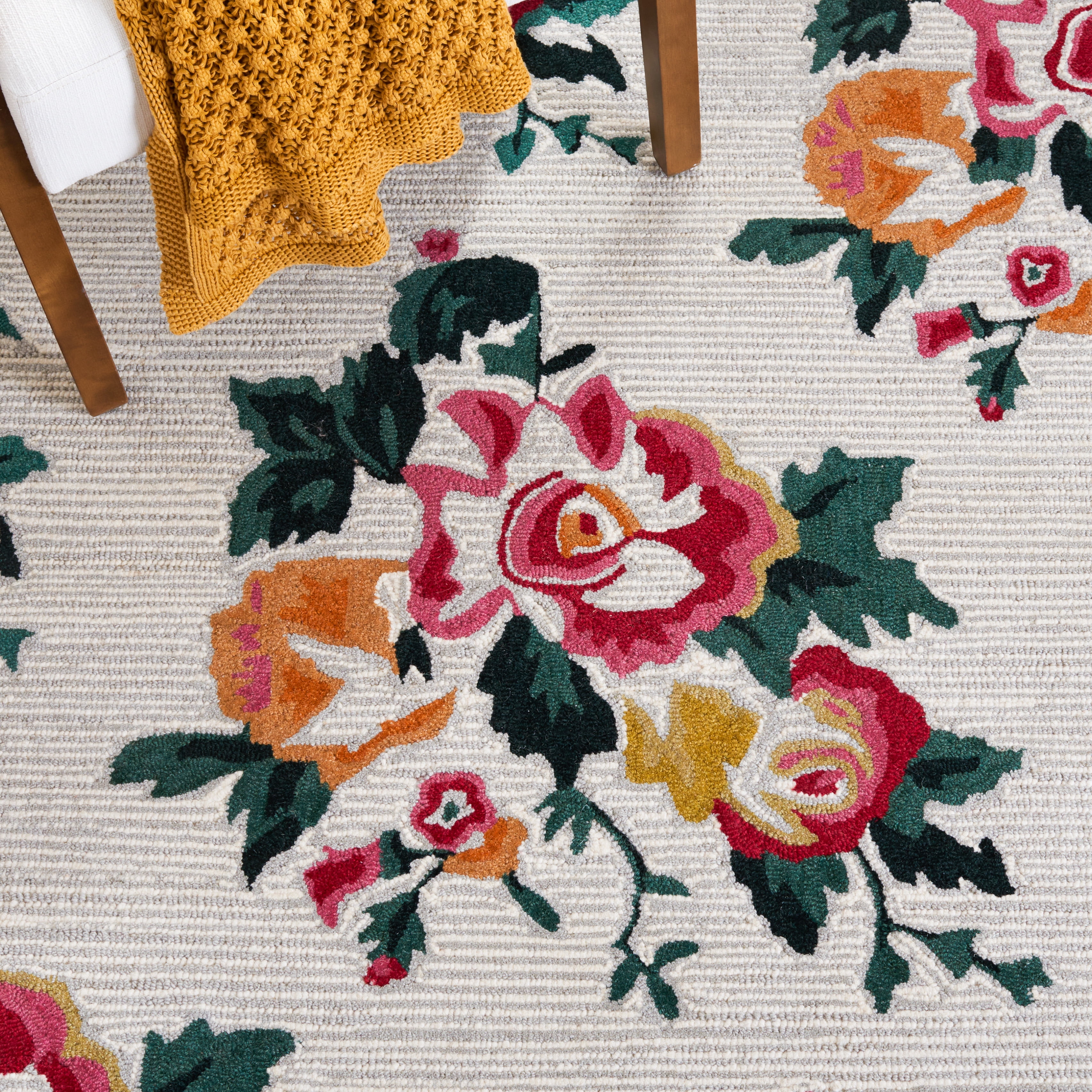 SAFAVIEH Jardin Alayna Floral Wool Area Rug, Ivory/Red, 4' x 6'