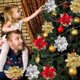 thumbnail image 4 of 5 piezas de flores navideñas con purpurina artificial, Poinsettia, decoración para árbol de Navidad artificial para decoración de fiestas en el hogar, adorno de Año Nuevo 2025, 4 of 5