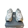 thumbnail image 4 of Size 11 - New Balance 725v1 Metallic Silver Slate Grey *NEW with Box*, 4 of 6