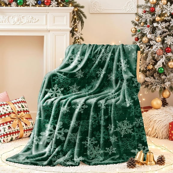 Christmas Blanket, Christmas Decorations Gifts for Women, Flannel Fleece Winter Holiday Blanket, Fluffy Cozy Soft Christams Throws for Couch Sofa Bed, Snowflake Design, Green 50" X 60"