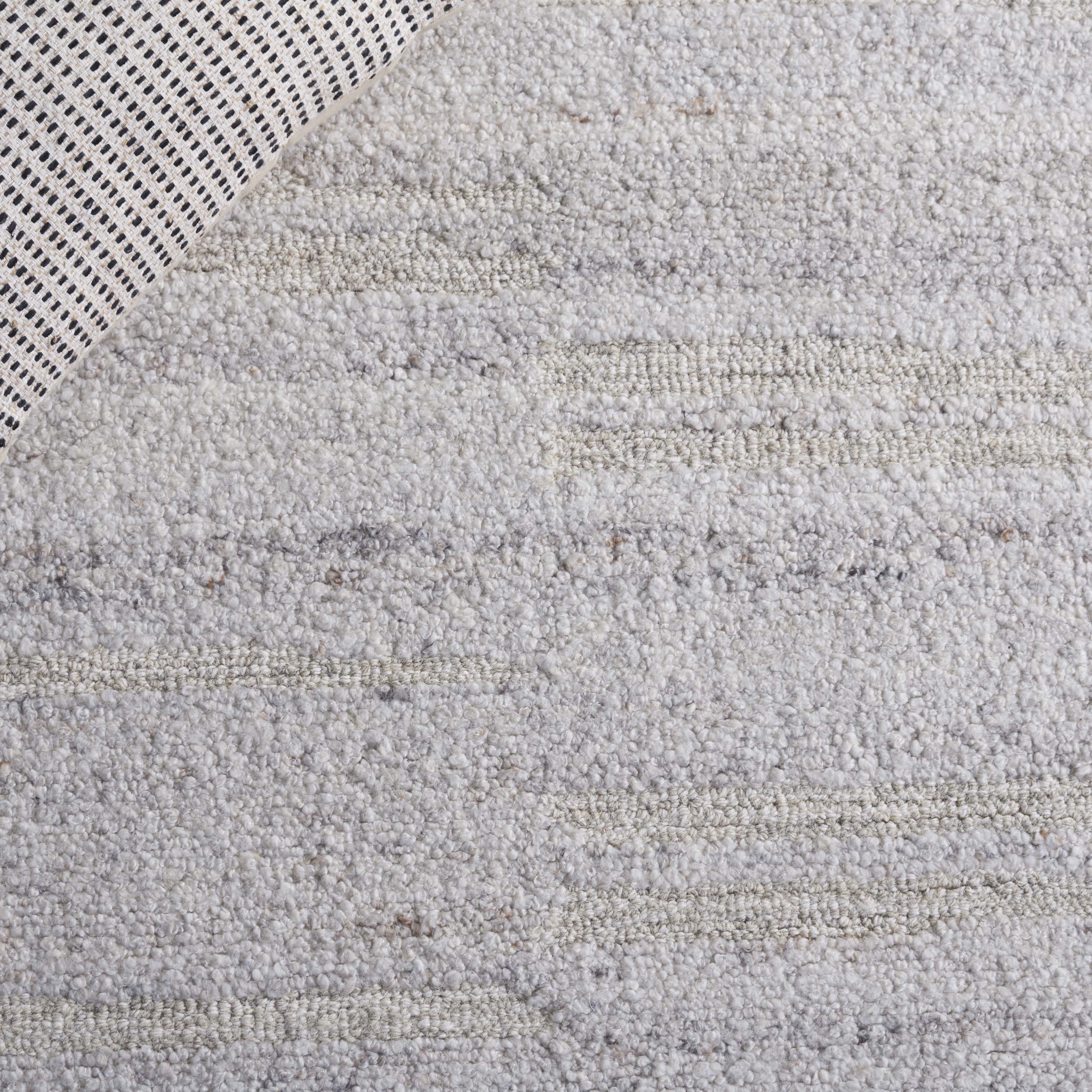 SAFAVIEH Pine Louella Striped Area Rug, Silver/Grey, 5' x 8'