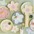 thumbnail image 2 of Servilletas desechables Meri Meri con forma de flor de 3 capas, paquete de 16, 2 of 8