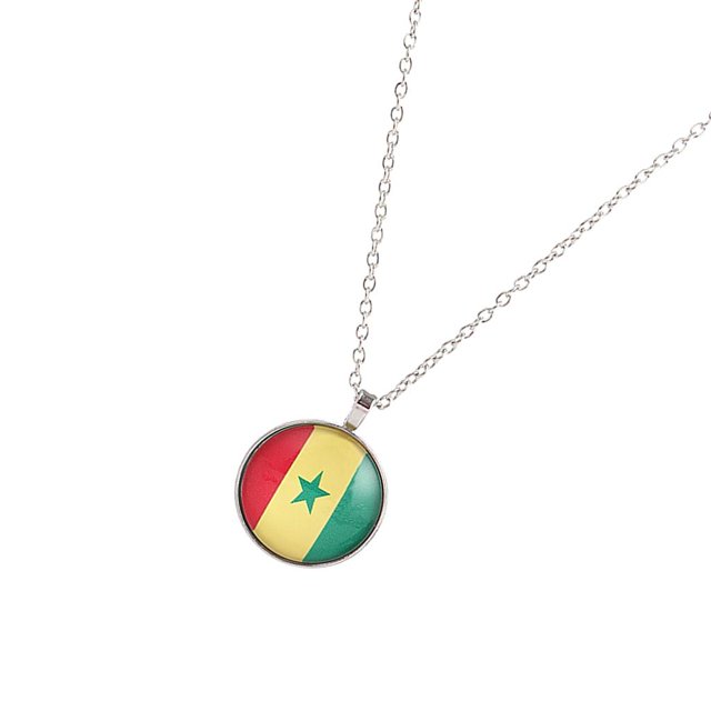 2018 Copa Mundial de Fútbol de Rusia 32 Recuerdos del equipo Collar de cadena de bandera nacional Zulema Collar colgante de la bandera