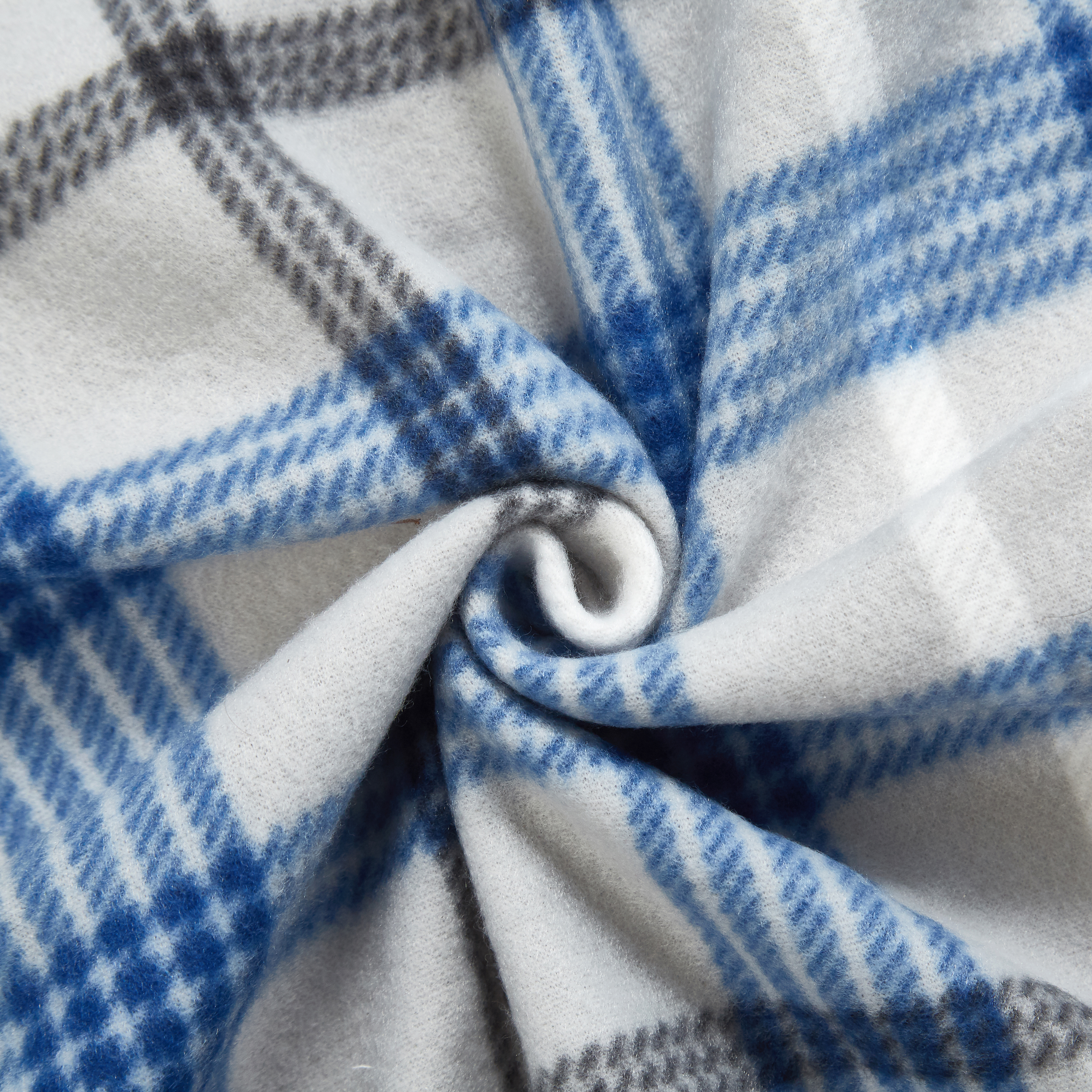 Mainstays Blue, Gray Plaid Fleece Throw, 60" x 50" - image 5 of 6