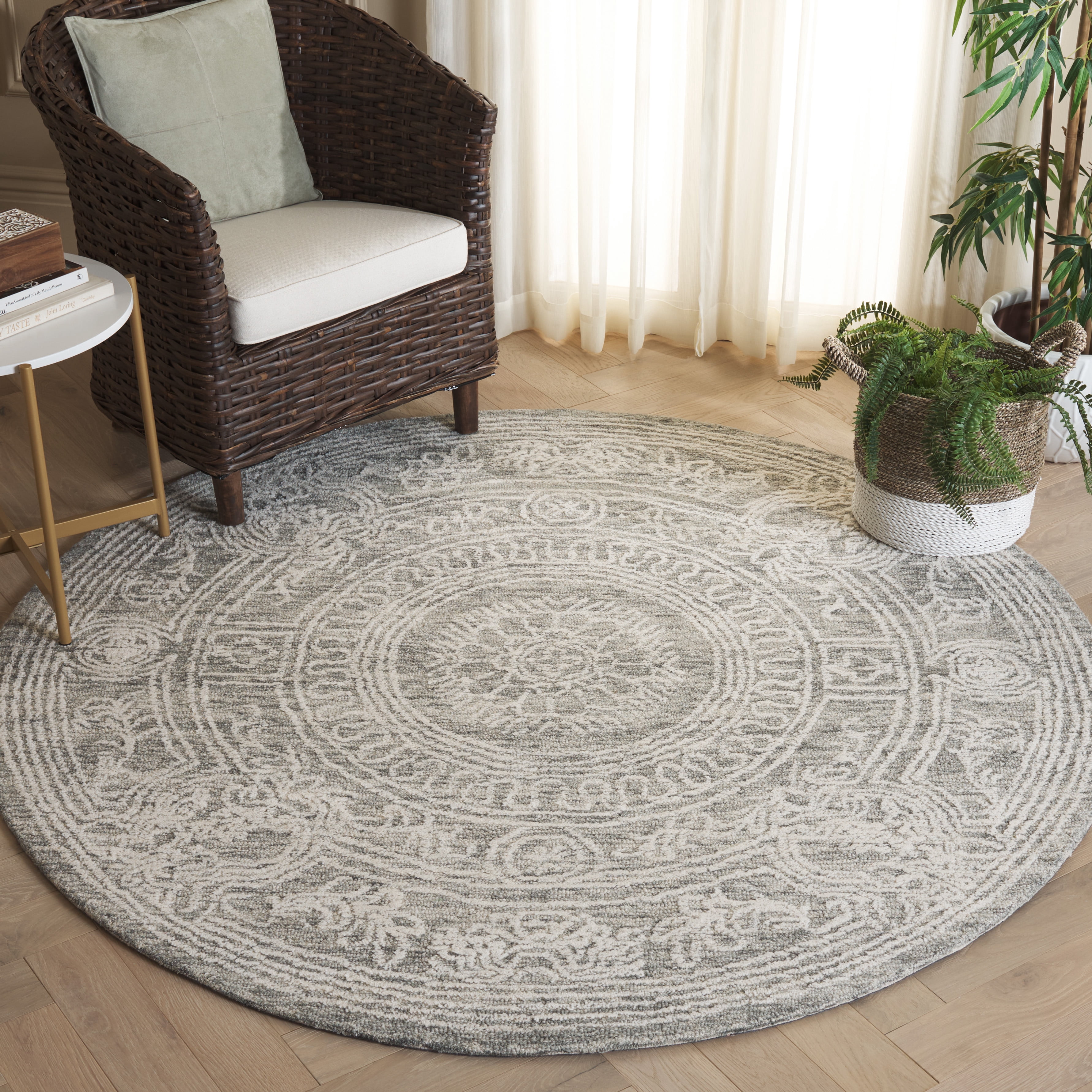 SAFAVIEH Ebony Aindreas Medallion Area Rug, Ivory/Grey, 6' x 6' Round