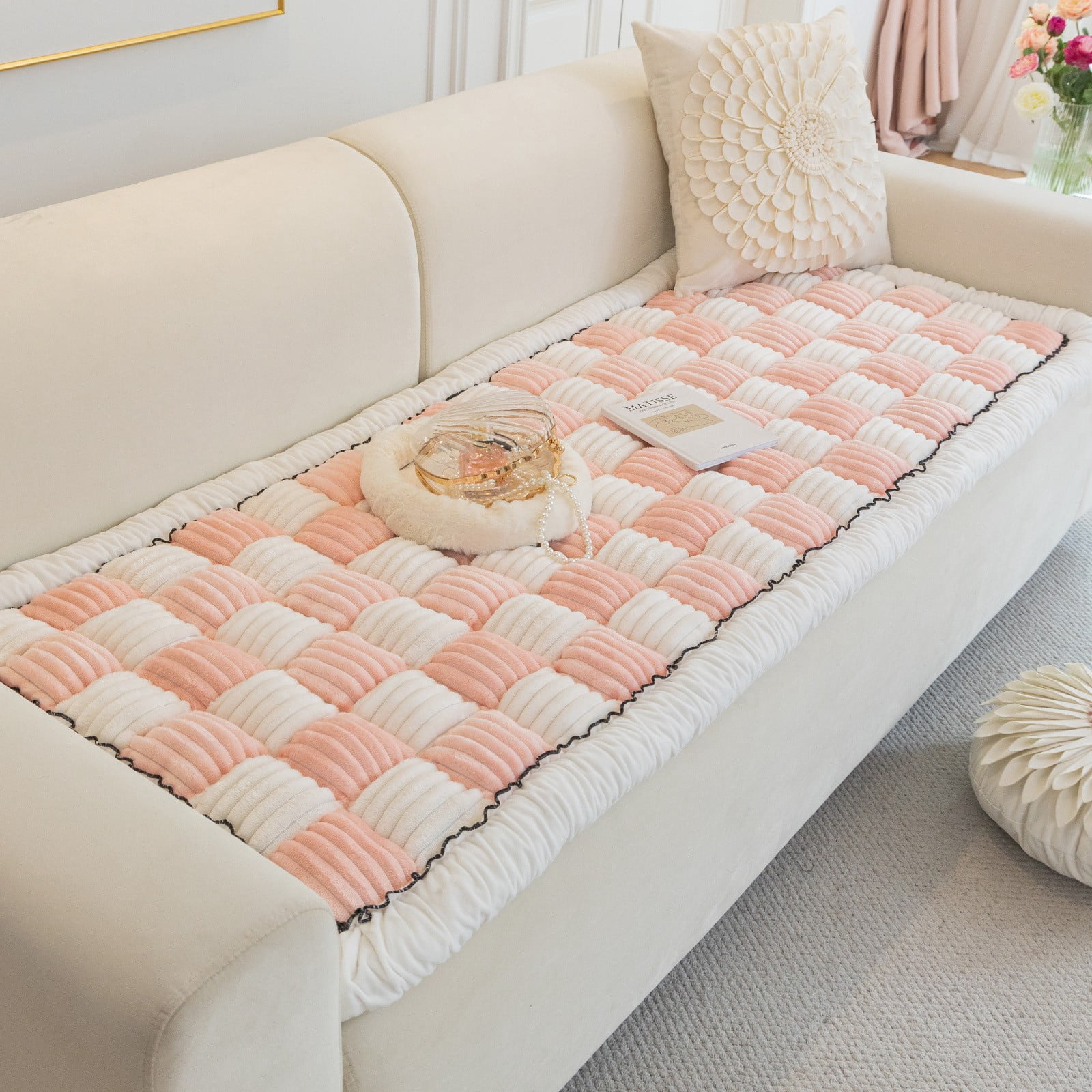 ANMINY Thick Fuzzy Checkered Couch Cover, Non-Slip Nordic Cream Sofa Protector Mat, Soft Flannel Furniture Cover