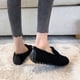 thumbnail image 5 of Zapatos de mujer de invierno cálidos con forro polar, gruesos, sin cordones, de lana de cordero, de talla grande, con suela gruesa y algodón, 5 of 6