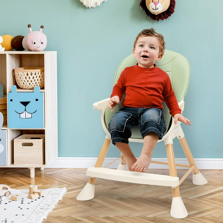 Height adjustable footrest for highchair