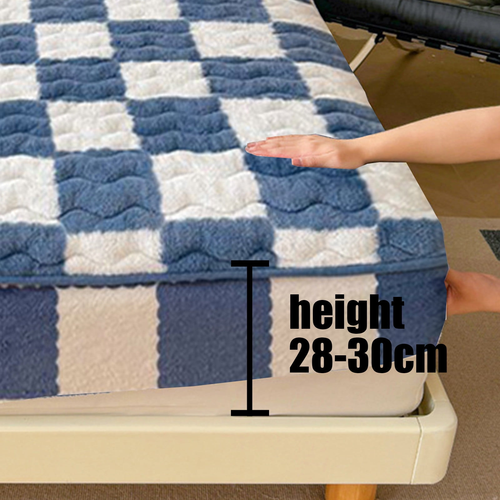 Quilted Fitted Sheet Winter Warm, Checkerboard Pattern Mattress Protector – Breathable Non-Slip Pocket Design, Soft Polyester Bed Cover for Care Bed, Home or Guest Room
