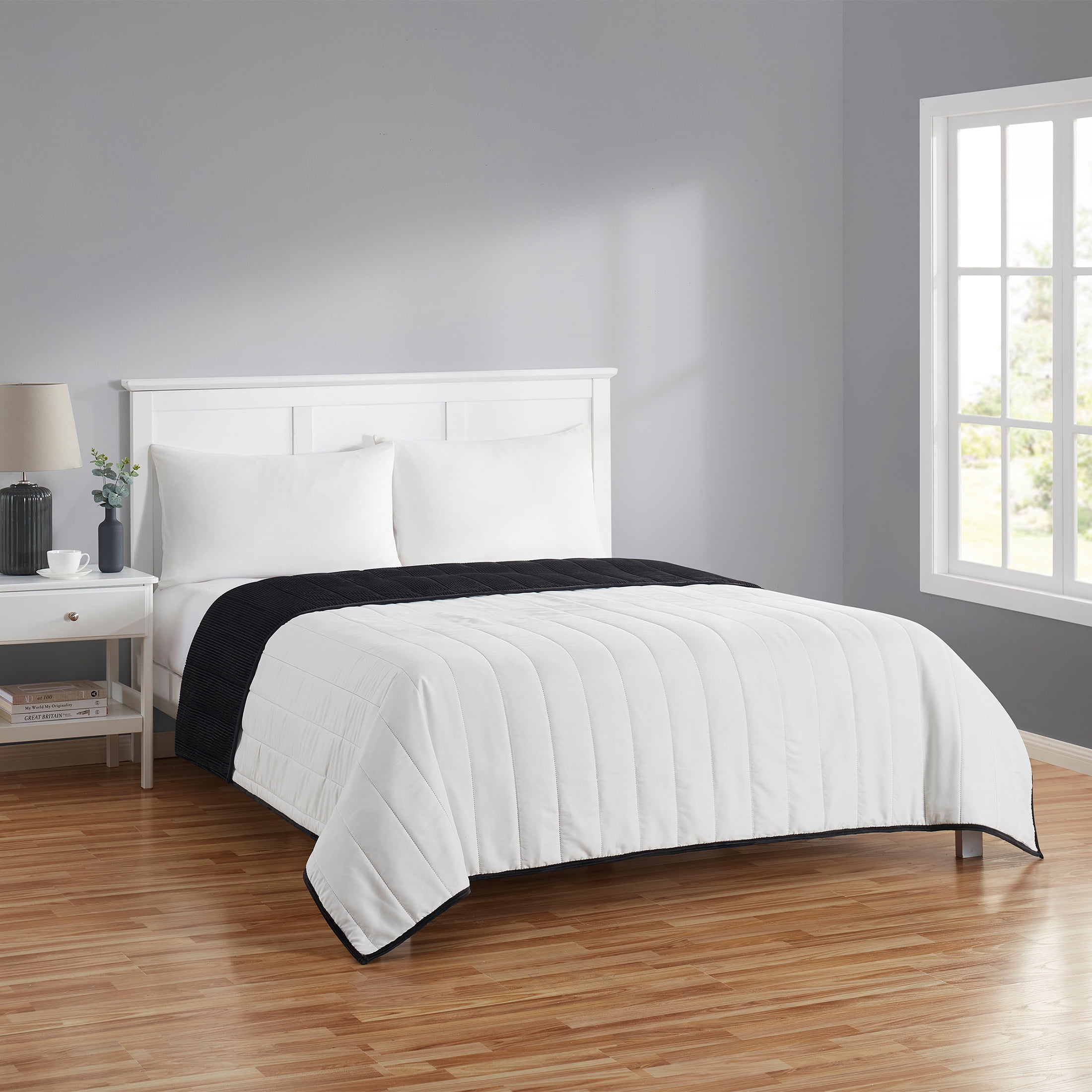 Mainstays Solid Black Corduroy Stripe Adult Quilt, Full/Queen
