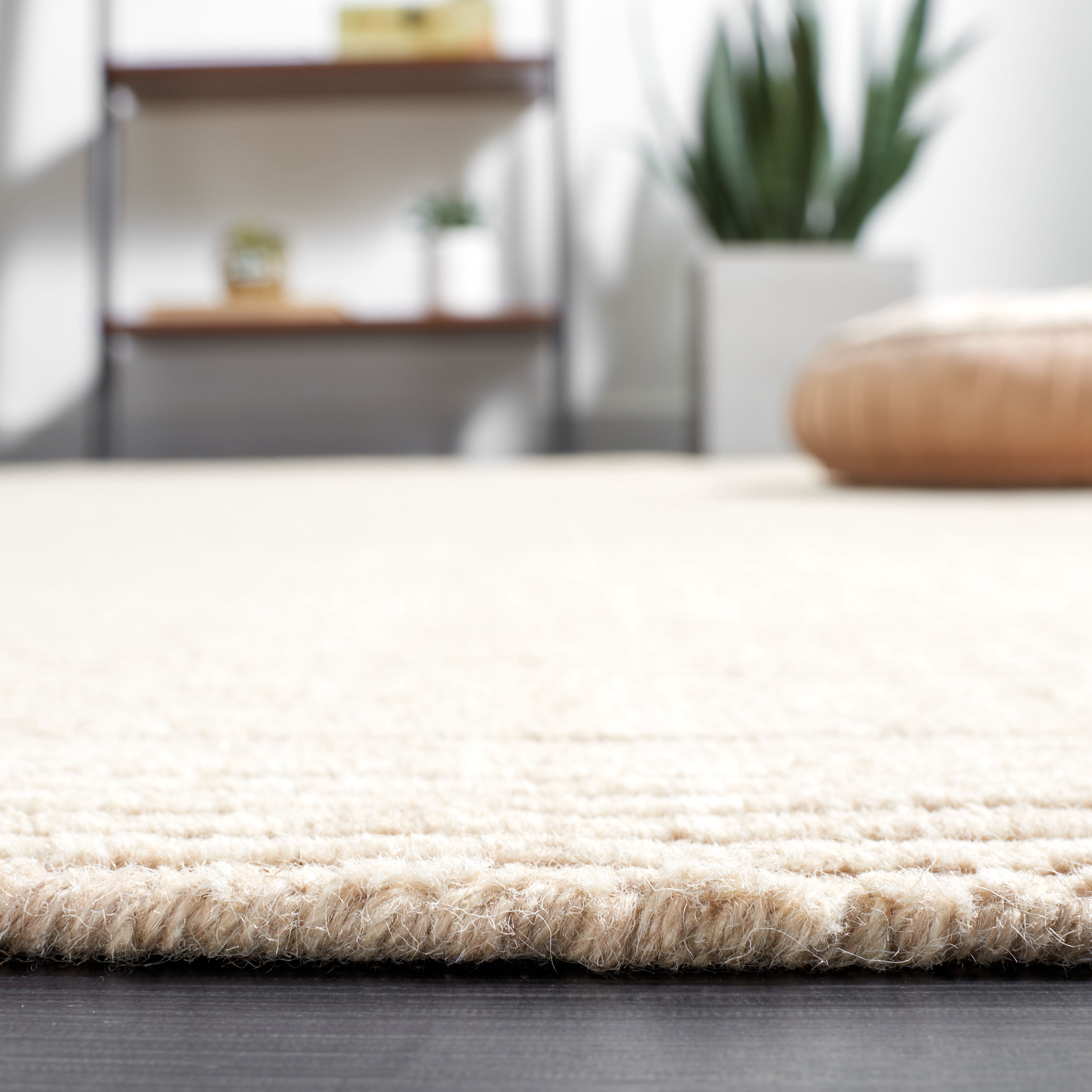 Safavieh Himalaya Hayden Solid Area Rug, Beige, 6' x 6' Round