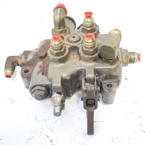 Hydraulic Main Control Valve, Used, Gehl, 121683