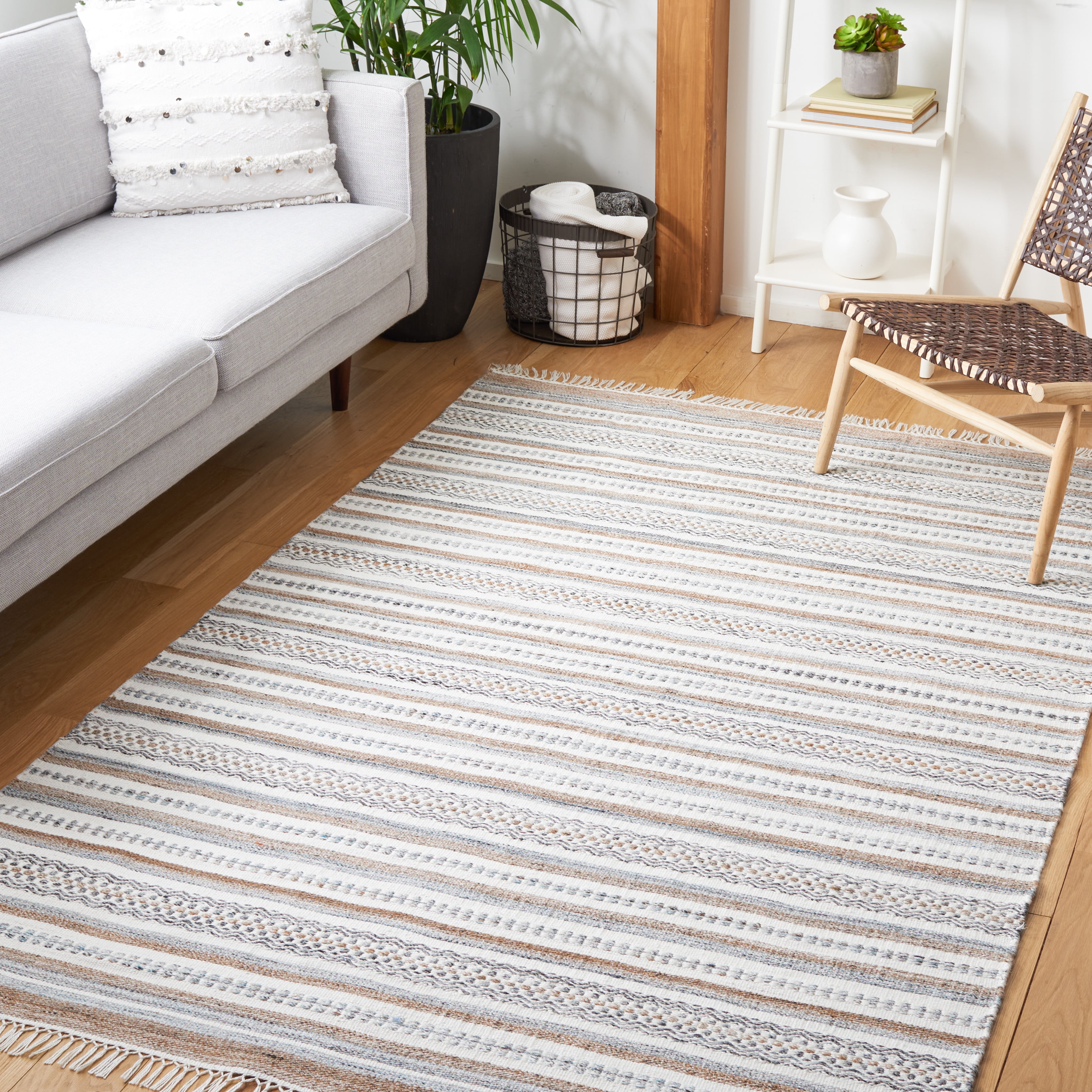 SAFAVIEH Striped Kilim Evren Striped Polyester Area Rug, Grey/Ivory, 6' x 9'
