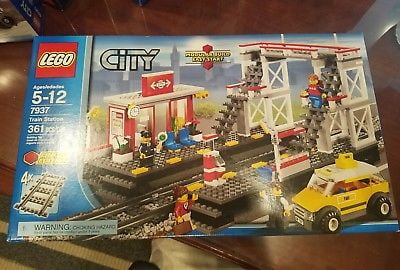 per ongeluk succes Wierook LEGO City Train Station 7937 - Walmart.com