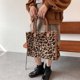 thumbnail image 3 of Bolso de mano retro con estampado de animales de felpa de cuero para mujer Bolsos de mano de invierno (A) Tmvgtek Para estrenar, 3 of 9