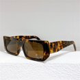 thumbnail image 1 of Gafas de sol femeninas libro rojo en línea populares europeas y americanas con personalidad gafas de sol de montura pequeña masculinas, 1 of 6