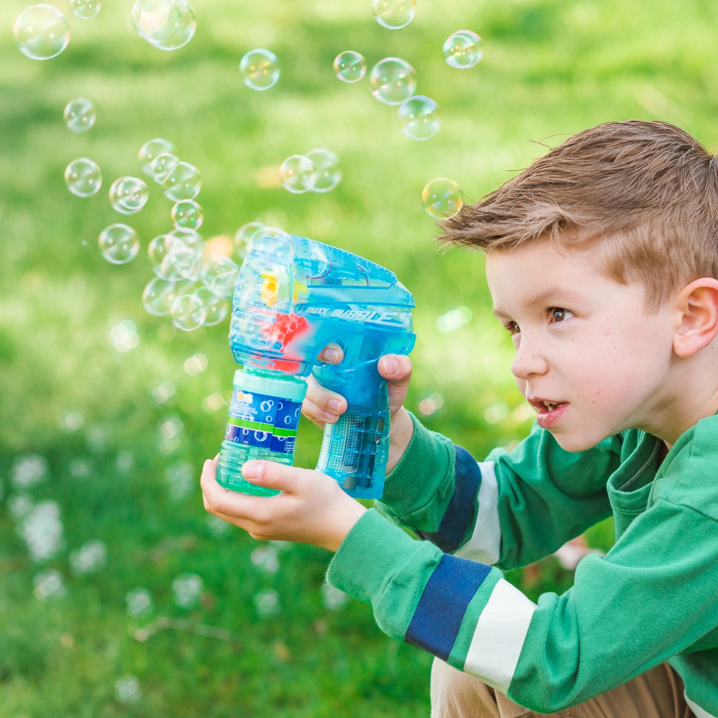Maxx Bubbles Bubble Party Pack with 2 Blasters, 16oz Refill, and 24 Sidewalk Chalks for Ages 3 and Up