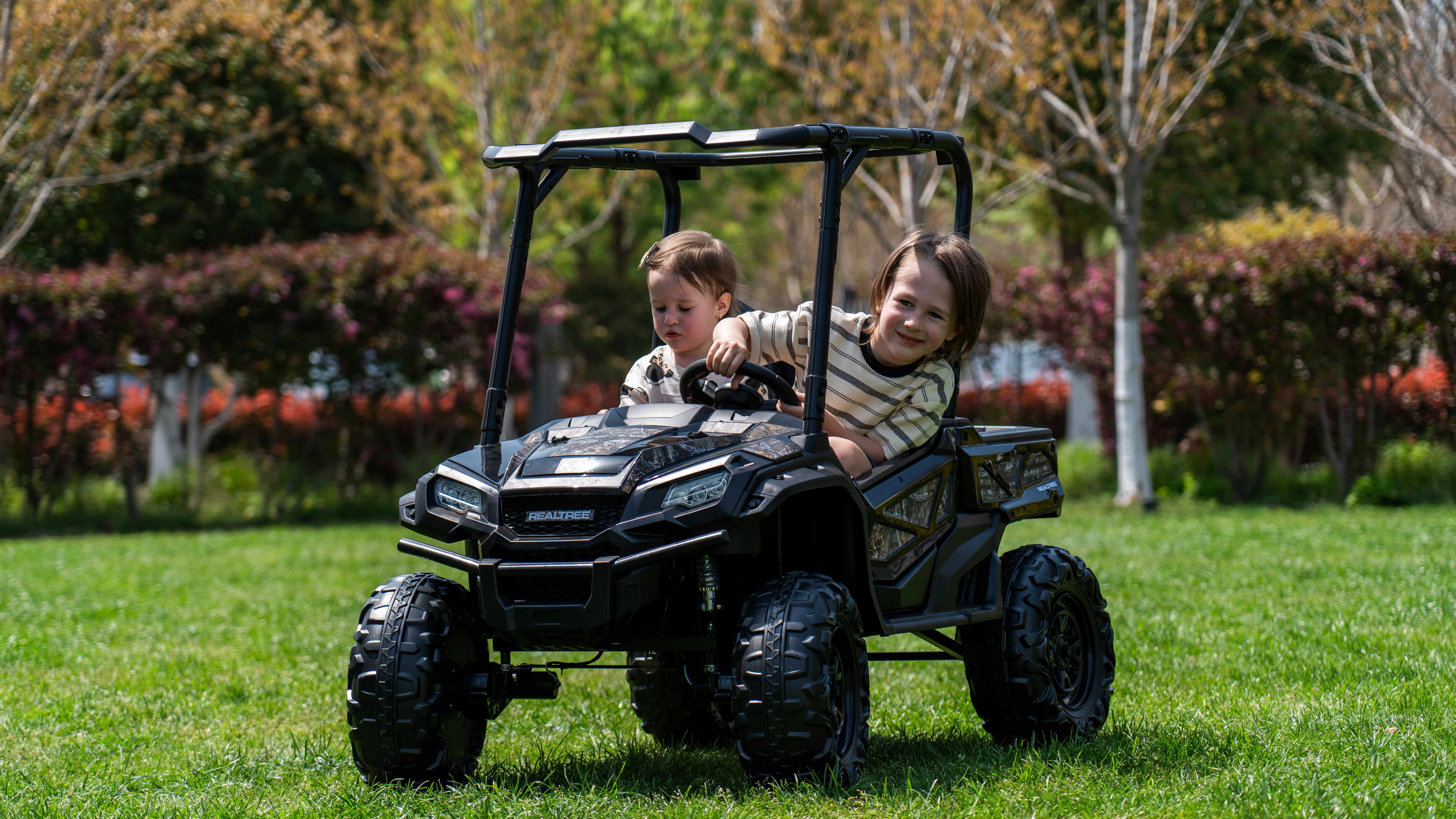 Realtree XD 24V Battery-Powered Ride-On UTV for Kids with Remote Control, Lights and Sounds