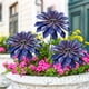 thumbnail image 1 of Estaca decorativa de jardín con flor de metal y acabado resistente a la oxidación para jardines, céspedes, patios y entradas de patios., 1 of 8