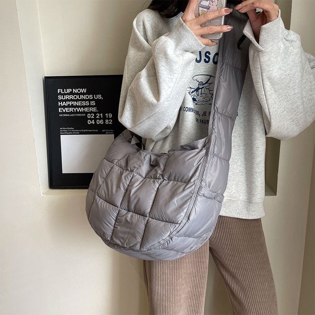 Bolso acolchado para las axilas Bolso con entramado de diamantes Bolso hobo acolchado suave Bolsos de mano casuales