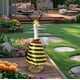 thumbnail image 1 of Conjunto de decoración de abeja blanca para porche, jardín o patio – Disfraz navideño impermeable para estatuas de exterior, 1 of 6