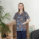 thumbnail image 1 of Uniforme de enfermera con estampado de dibujos animados para mujer, camiseta de manga corta con cuello en V, bata quirúrgica, uniforme de trabajo para hombre, 1 of 6