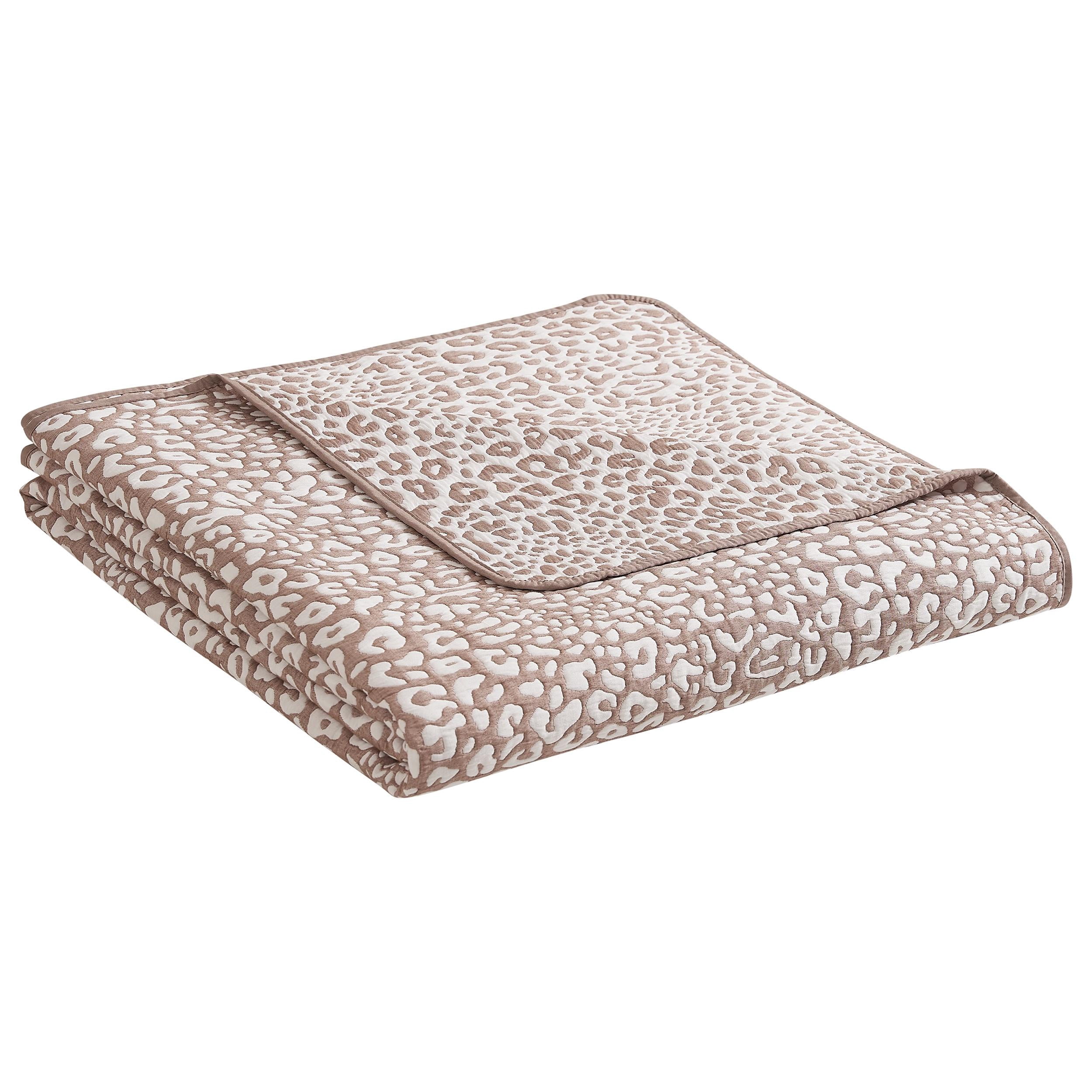 DESIGN STUDIO Leopard Cocoa 3-Piece All-Season Soft Woven Matelasse Jacquard Reversible Cotton Blend Quilt Set - King